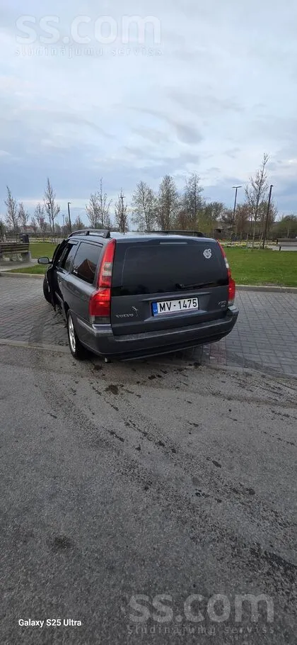 Volvo Технически в хорошем состоянии, всё работает. 120k