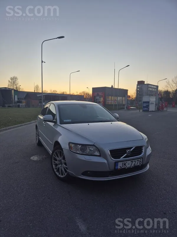 Pārdodu Volvo S40 labā tehniskā un vizuālā stāvoklī. Uzticams un ērts auto i