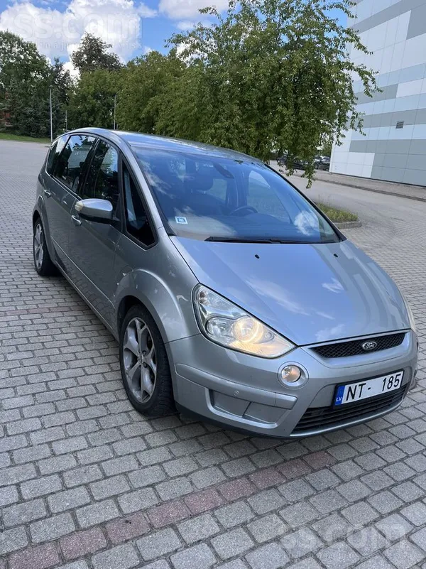 Ford Auto ar labu dzinēju un bez atgāzēm, kārba strādā 