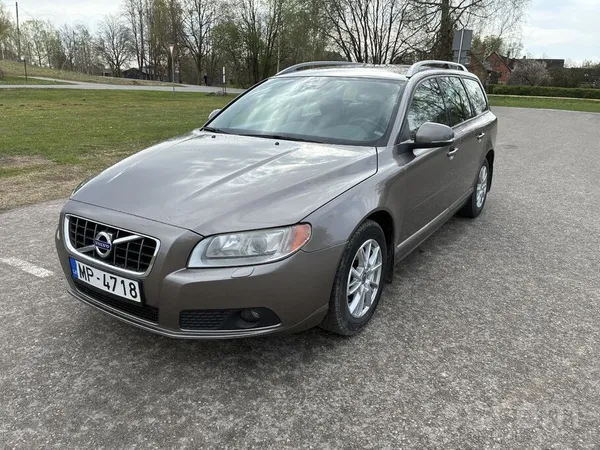 Volvo Pārdodu Volvo V70, 2.0 turbodīzelis 120 kW, manuāl