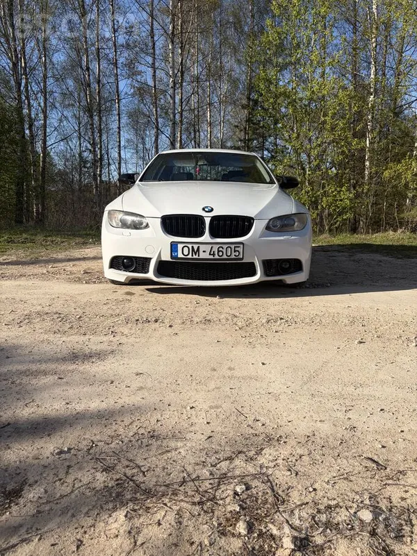 BMW Машина в очень хорошем состоянии. без дефектов .Пр