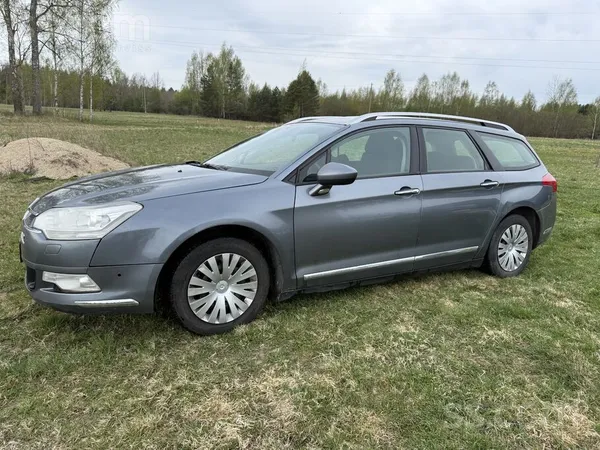 C5 2.0 automāts, dīzelis 100kW. 

Ļoti ērts un uzticams auto ikdienai un g