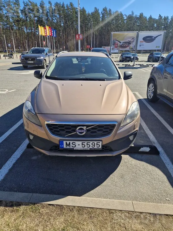 Volvo Tehniski un vizuāli apmierinošā stāvoklī. Protams 