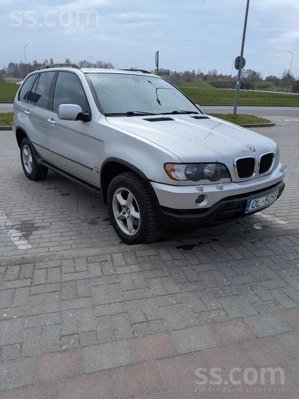 Apskate līdz septembrim. 3.0 benzīns. Rūsa uz šofera durvīm un bagāžnieka vā