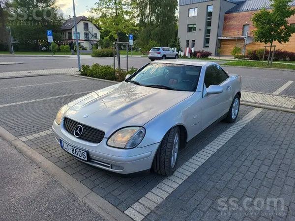 Kabriolets Mercedes Slk 230 kompressor, 
tehniski labā stāvoklī. 
Izmantot