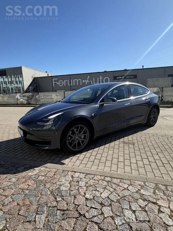 Tesla Model 3 Long Range Awd (Dual Motor) 75 kWh
Cena ar Pvn

Jaudīgs, ekonomisks