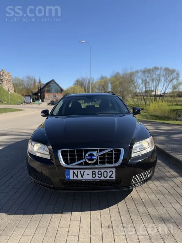 Volvo Продаю Volvo, с новым ТО, машина в хорошем состоян