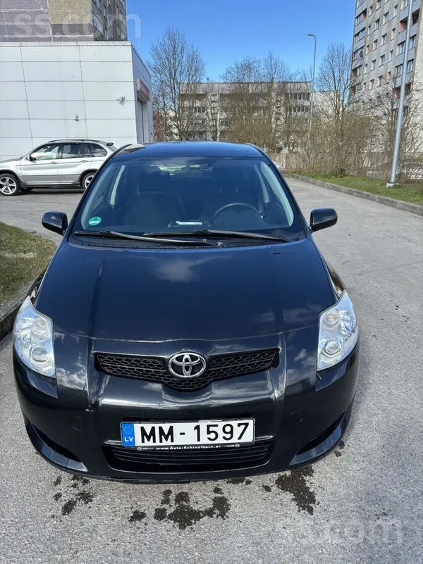 Toyota Pardodu laba stavokli savu automobili