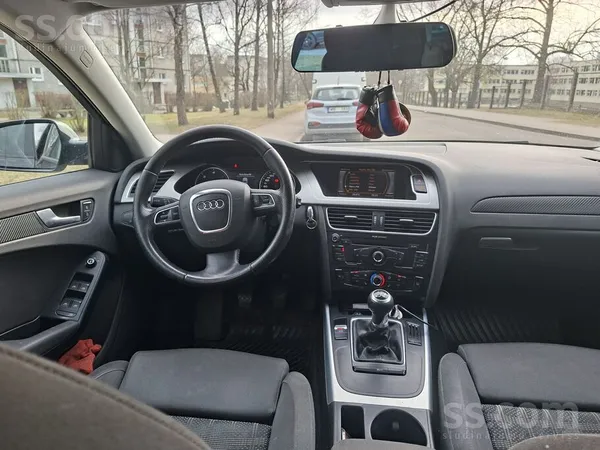 Audi Pārdodu mašīnu labā stāvoklī Audi A4. Atrodas Vecm