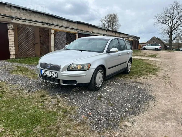 Pārdodu uzticamu Volvo, 2004. gada

Iet labi, bremzē droši. Lieliski piemē