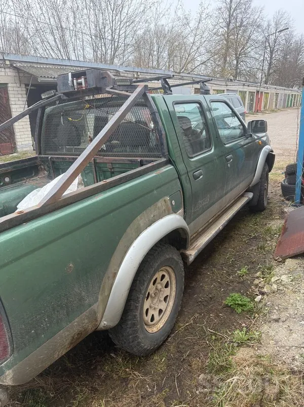 Pārdodu Nissan King Cab pikapu. Ļoti labi der medībām, lauksaimniecībai, mež