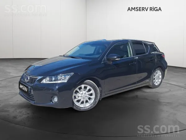 Lexus CT, Comfort komplektācija. 
1.8 Hybrid ar kopējo jaudu (100kw/136zs),