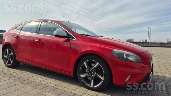 Volvo Pārdod vai maina. 