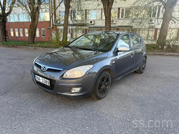 Pārdošanā Hyundai I30 ar jaunu TA. Ceļa nodoklis samaksāts, labas ziemas rie