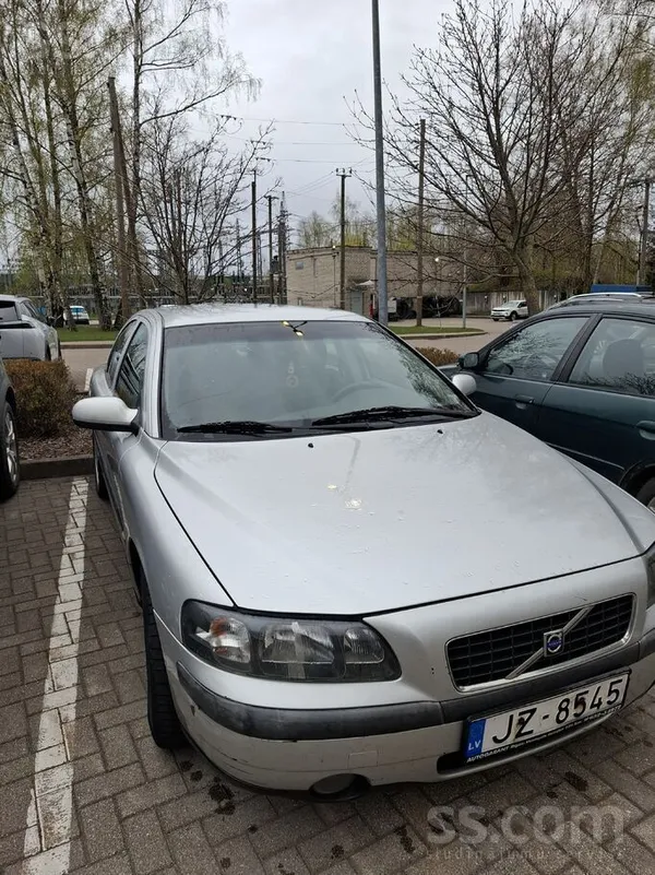 Pārdod 2.4 benzīns gāze, 125kw. Priekšā jauni bremžu suporti, svaigs benzīna