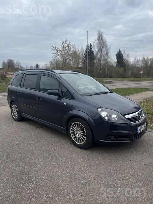 Opel Машина в хорошем техническим состоянии. 