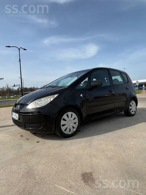 Pārdodu Mitsubishi Colt 2006. gada izlaidums, labā tehniskā un vizuālā stāvo