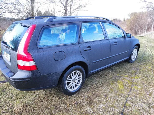 Pārdod ekonomisku auto ar šodien izietu apskati. Sīkāk pa telefonu. Cena ned