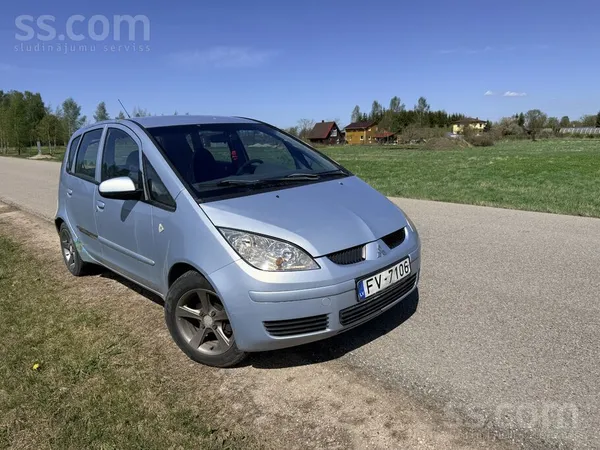 Pārdod braucamu auto par atbilstošu cenu.