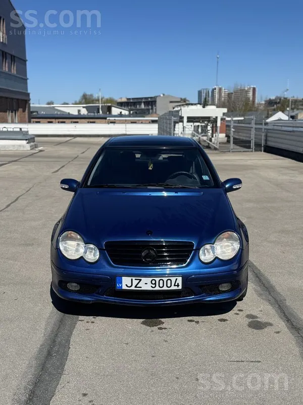Mercedes-Benz C-Class Coupe 2004 Amg look / Kompressor

Pārdod dzīvu, kopt