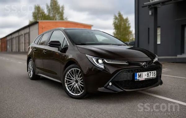 Pārdodu rūpīgi koptu un atbildīgi ekspluatētu Toyota Corolla Touring Sports
