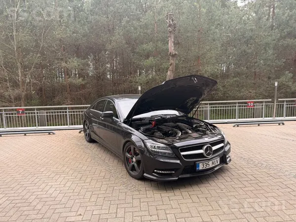 Tirgoju cls 500 vajag skatit kas ar motoru braucu un iedegas lampinas sak ra