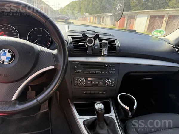 BMW Pārdod automašīnu labā stāvoklī, daudz kas ir noma