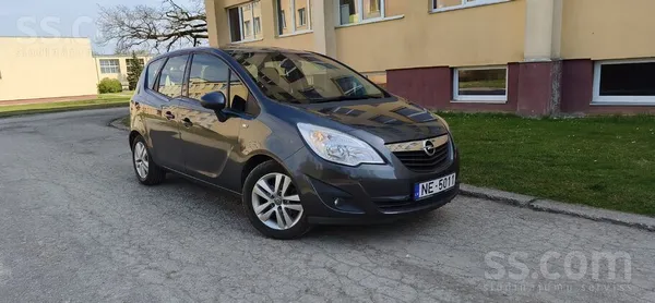 Pārdodu Opel Meriva super ekonomisku auto ar diezgan plašu un ietilpīgu salo
