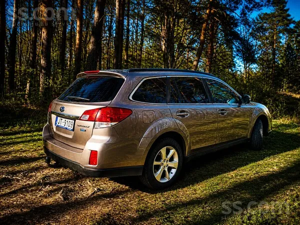 Pārdodu 2014. gada Subaru Outback (2.0 dīzelis, automāts, pilnākā komplektāc