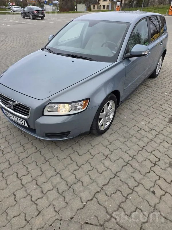 Volvo Pārdodu uzticamu un ietilpīgu Volvo V50 ar jaudīgo
