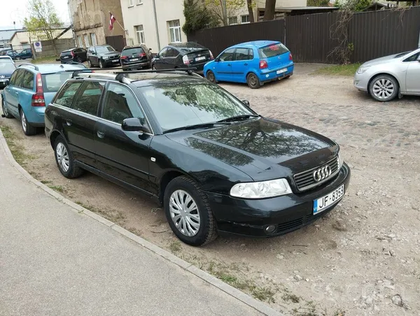 Audi Pārdodu Audi A4 Avant 2000.g. ar veco 81kw motoru.