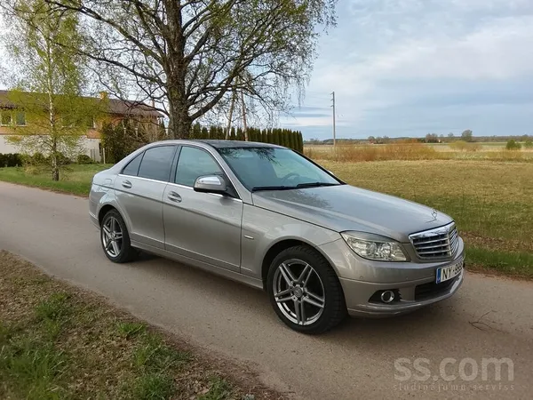 Mercedes Pārdodu mersedesu laba stavokli ar 2.2cdi(100kw) u