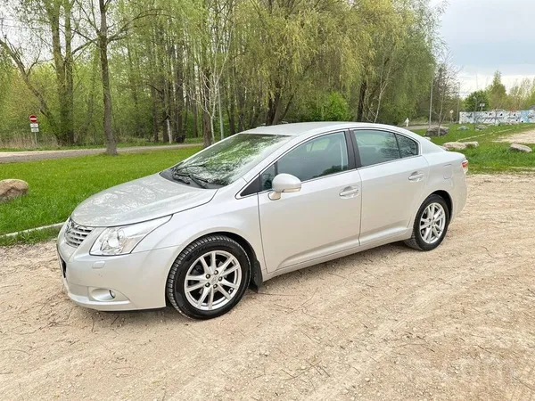 Toyota Automašīna ir lieliskā stāvoklī ar nelielu, pārbau