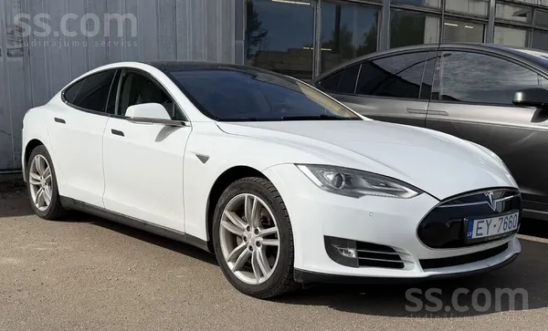 Pārdodu Tesla model S 85, maiņa neinteresē

Free Tesla supercharger

Baterija ar