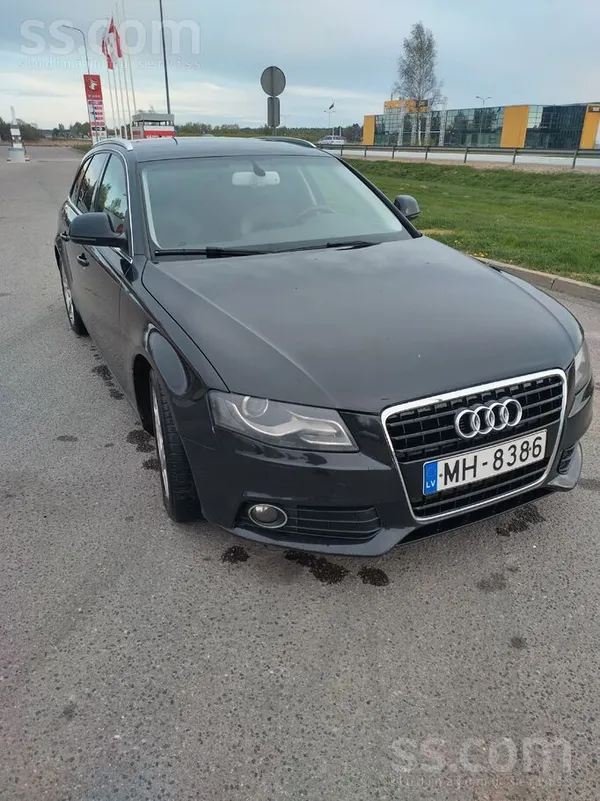 Audi Sakarā ar jauna auto iegādi tiek pārdots labā tehn