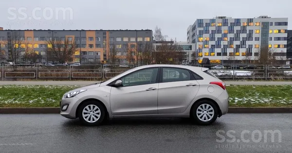 Pārdod i30, benzīns, jauns auto iegādāts Latvijā, viens īpašnieks, a/m labā