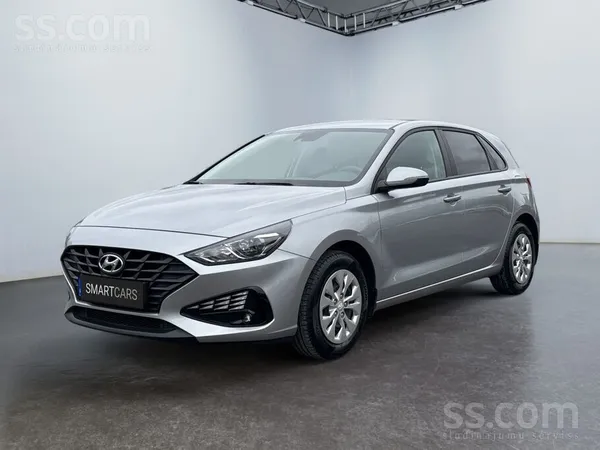 Hyundai i30 1.5 benzīna dzinējs ar sešpakāpju manuālo pārnesumkārbu. Jauns a