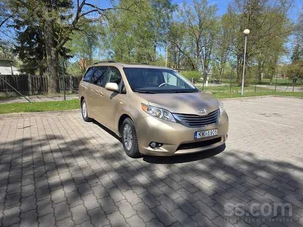 Pārdodu Toyota Sienna 3.5l benzīns. 198kw (266 zs)
Auto ir uzstādīta kvalit