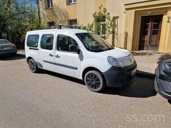 Maxi Kangoo. Atbraucis no Francijas ar mazu nobraukumu un bez rūsas. Piecas