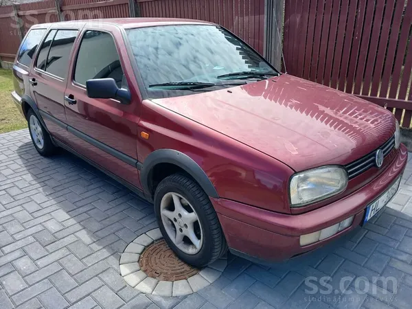 Labi uzturēta automašīna. Zobsiksna nomainīta, restaurēts stūres hidrauliska