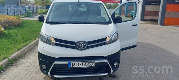 Toyota Uzņēmums pārdot kravas busiņu labā tehniskā kārtīb