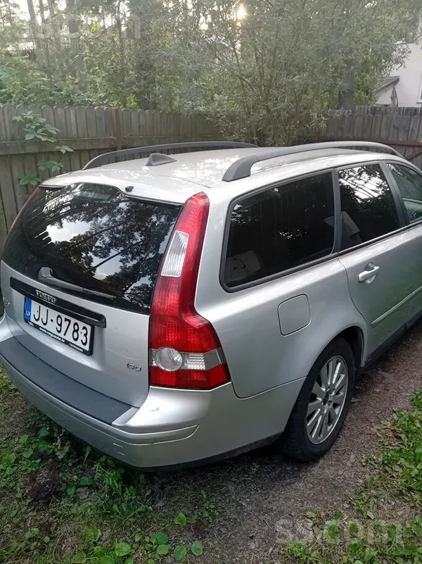 Pardod v50. Tika izmantots 3 gadus ziemas laika. Parvietojos ikdiena. Nodokl