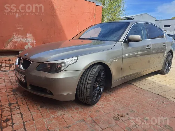 Pardodu bmw laba tehniska stavokli. Jauna vasaras gumija vizuali sikumi.