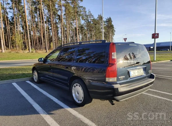 Volvo Tiek pārdots Volvo V70 , 120kW, dīzelis, manuāls. 