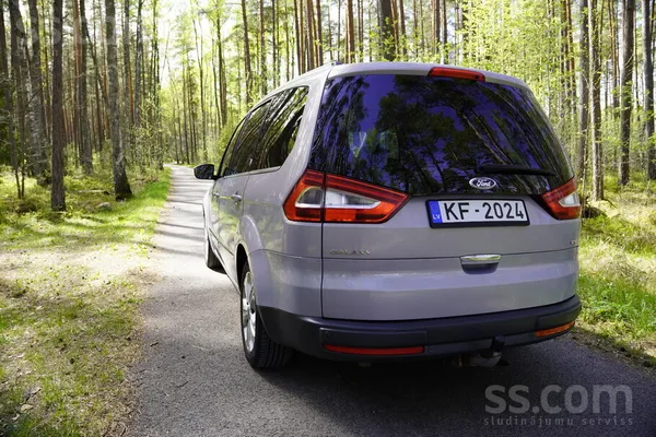 Ford Ford Galaxy ar 2.0 litru dīzeļdzinēju un mehānisko