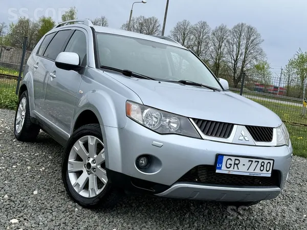 Pārdodu 2007. gada Mitsubishi Outlander ar 2.0 dīzeļa dzinēju un manuālo pār