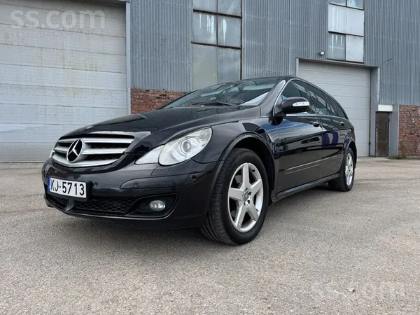 Mercedes labā stāvoklī, laba komplektācija. harman-kardon akustika, bi-xenon