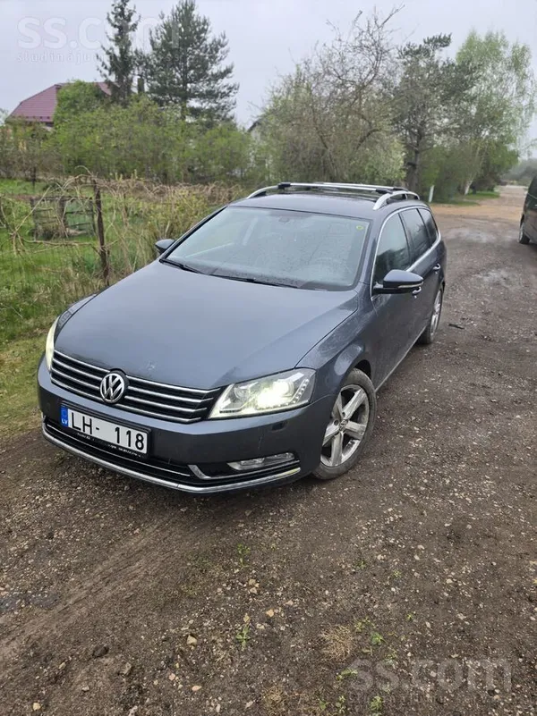 Auto braucamā kārtībā ir rūsas pazīmes nāk lidz ziemas riepas ar diskiem