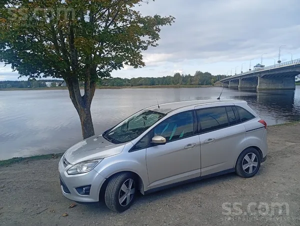 Авто обслужено масла фильтра поменяние масло от замены до замены 0.5 л двига