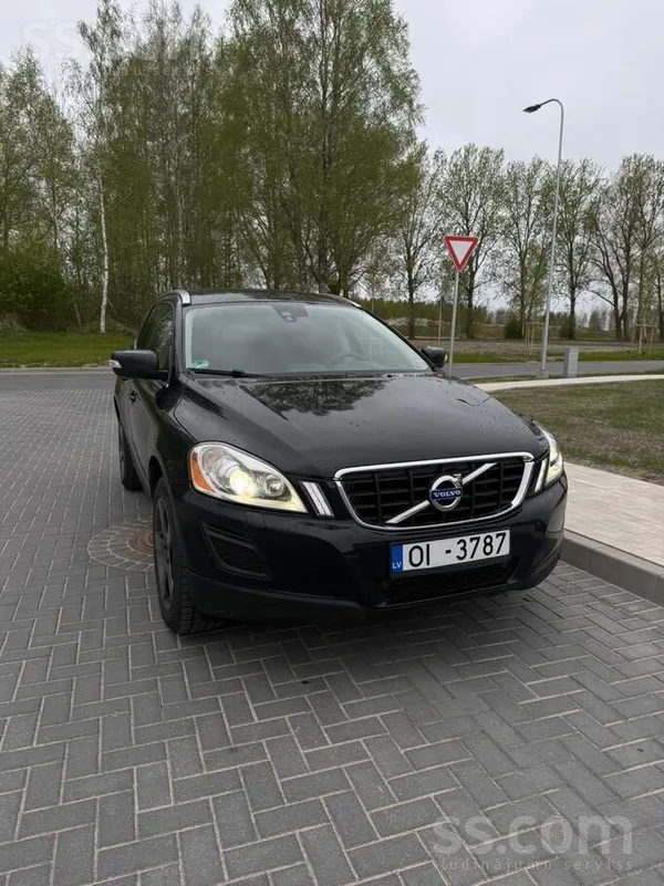 Pārdošanā skaists un kopts volvo xc60 2010 gada ar orģinālu nobraukumu . Aut